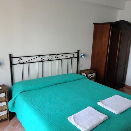 Bed And Breakfast Ichnos Cala Gonone Exterior foto