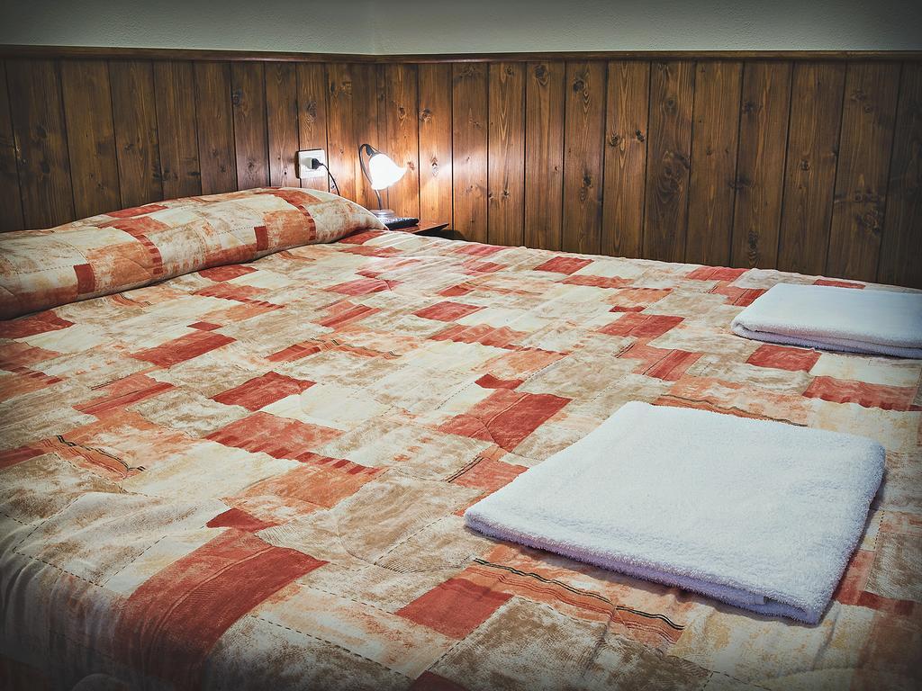 Bed And Breakfast Ichnos Cala Gonone Habitación foto