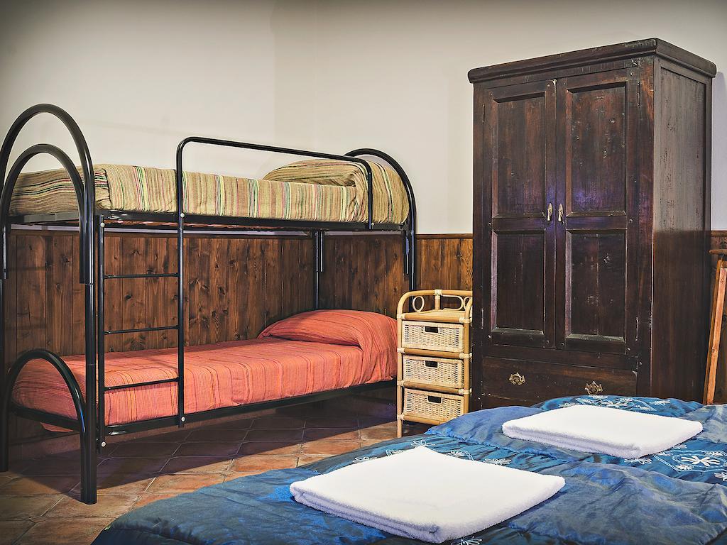 Bed And Breakfast Ichnos Cala Gonone Habitación foto