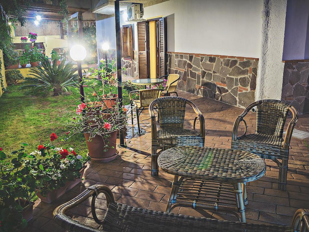 Bed And Breakfast Ichnos Cala Gonone Exterior foto