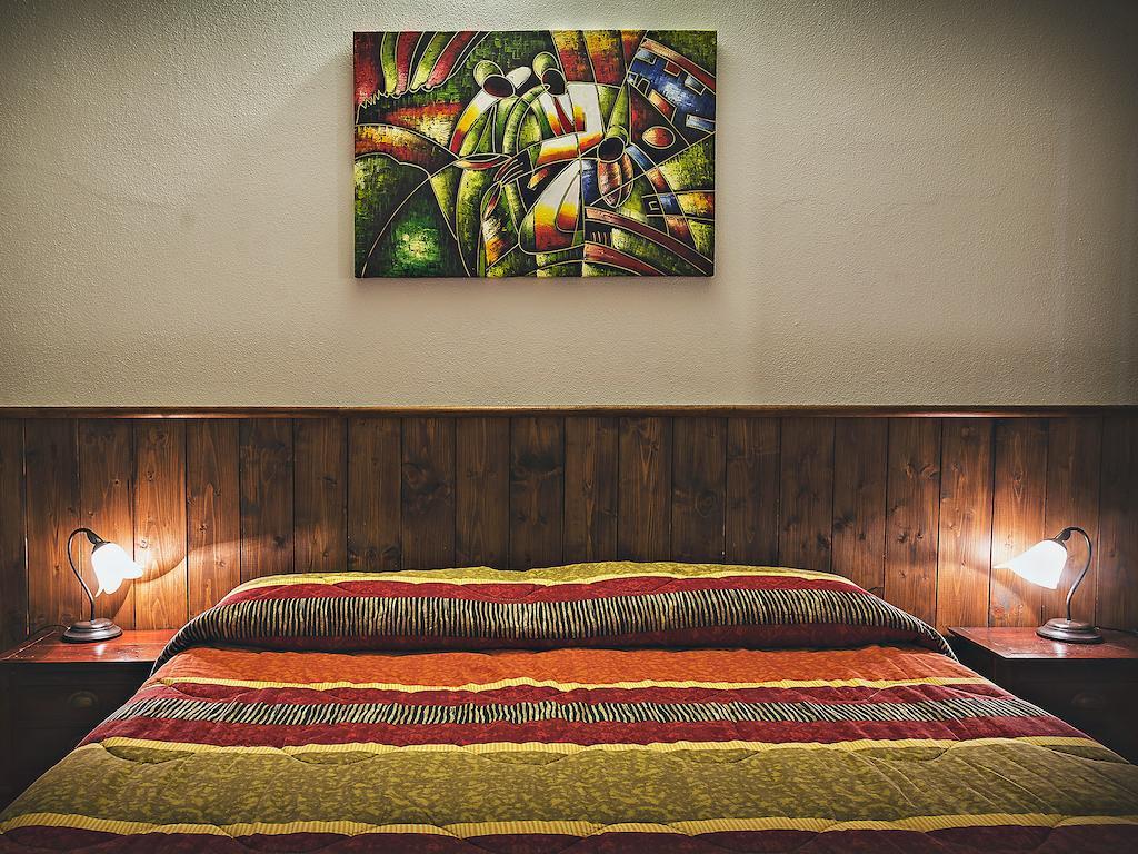 Bed And Breakfast Ichnos Cala Gonone Habitación foto