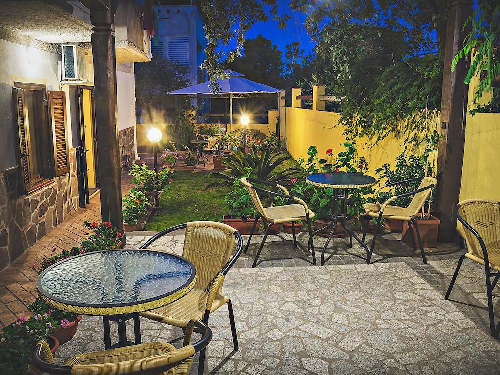 Bed And Breakfast Ichnos Cala Gonone Exterior foto