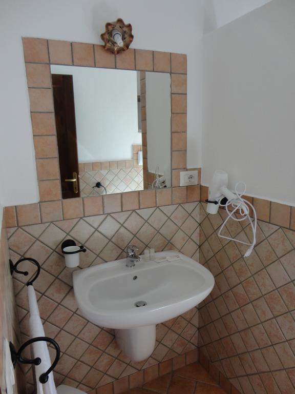 Bed And Breakfast Ichnos Cala Gonone Exterior foto