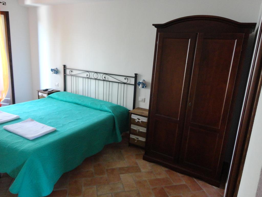 Bed And Breakfast Ichnos Cala Gonone Exterior foto