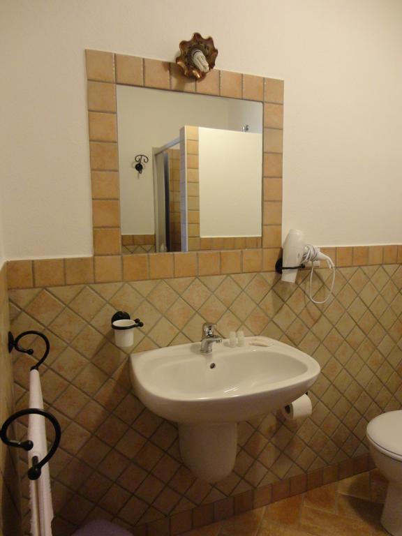 Bed And Breakfast Ichnos Cala Gonone Exterior foto