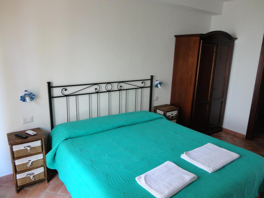 Bed And Breakfast Ichnos Cala Gonone Exterior foto
